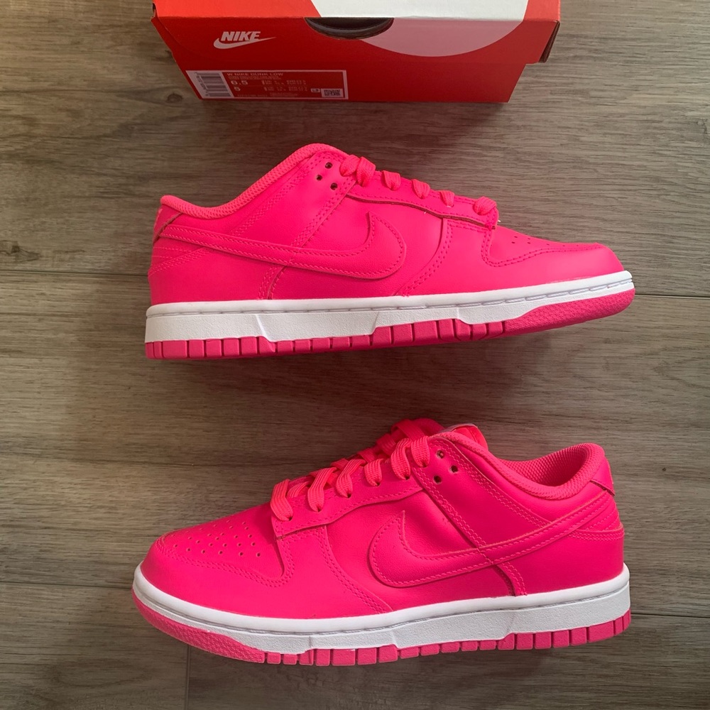 Nike Dunk Low Hyper Pink